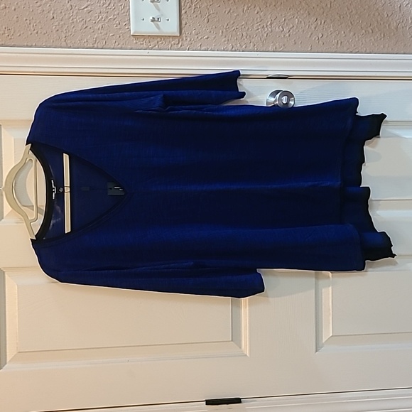 Cable & Gauge V neckline Knit Top - Picture 1 of 9